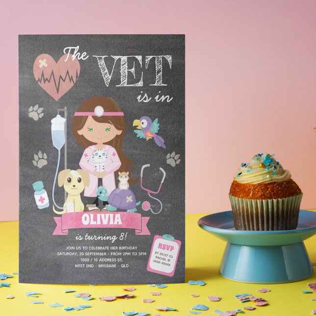 Convite Festa de aniversário De Vet De Embalagem De Olhos  (This girl’s vet birthday invitation is just the right medicine to your celebration!)