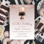 Convite Festa de aniversário Glitter Dourada Glitter Cake<br><div class="desc">Este 60º convite de aniversário apresenta um bolo cor-de-rosa pincelado e chocolate pingando com folha de ouro rosa num brilho brilhante faux glitter e ombre. As palavras "60º Aniversário" e o nome do convidado de honra aparecem em um roteiro casual rosa escuro, com o resto do texto personalizável na fonte...</div>