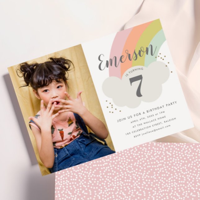 Convite Festa de aniversário infantil com arco-íris pastel (Kids Rainbow Photo Birthday Party Invitations.)
