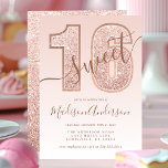 Convite Festa de aniversário Rosa Dourada Glitter Script S<br><div class="desc">Convite de aniversário Rosa Dourado Glitter Script Sweet 16. Este design de tendência é acentuado com brilho rosa-dourado contra um fundo cor-de-rosa pincelado. Personalize este design personalizado com seus próprios detalhes.</div>