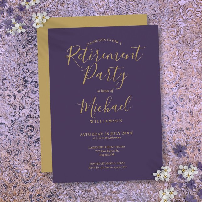 Convite Festa de Aposentadoria com Elegante Letra Roxa e D (Elegant Purple And Gold Script Retirement Party Invitation)