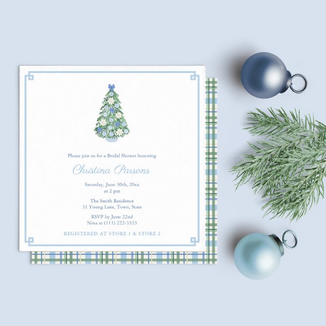 Convite Festa de Chá de panela de Natal Chinoiserie (Pale Blue White Chinoiserie Holidays Tree Bridal Shower Party Invitation With Tartan Plaid Backer)
