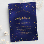 Convite Festa de estrelas de ouro azul-marinho de aniversá<br><div class="desc">Uma convite de aniversário para ele e para ela. Um fundo azul marinho decorado com estrelas douradas falsas. A cor azul é irregular. Personalize e adicione um nome e detalhes da parte. Texto colorido do ouro. Fundo: fundo azul marinho e estrelas ouros.</div>
