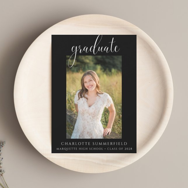 Convite Festa de formatura Branca Preta de Foto Script (Criador carregado)