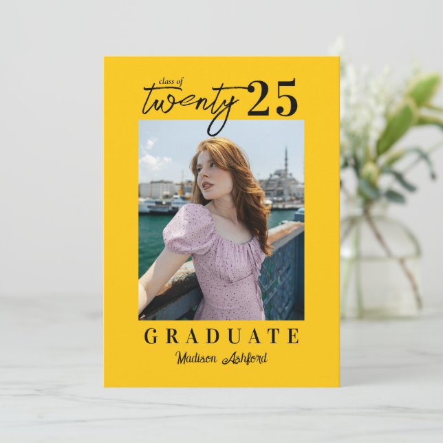 Convite Festa de formatura de Fotos Amarelo de Script Mode (Em pé/Frente)