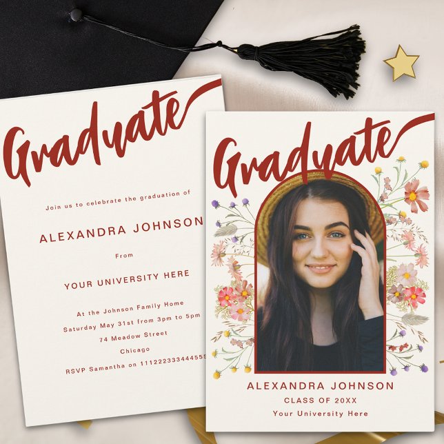 Convite Festa de formatura de Script de Fotografia do Form (Boho wildflower arch graduate photo stylish burnt orange calligraphy graduation party invitation )