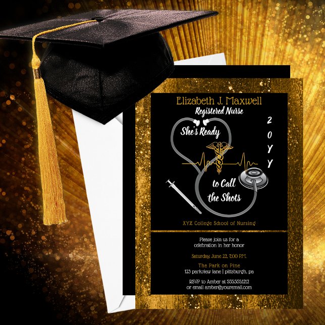 Convite FESTA DE FORMATURA RN Ela está pronta para chamar  (RN Graduation Party "She's Ready to Call the Shots" Black and Faux Gold Invitation)