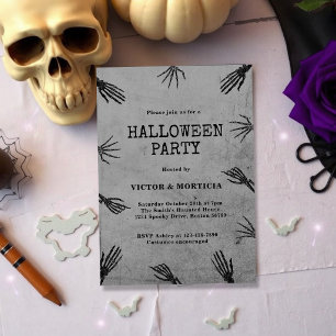 Convite Festa de Halloween com mãos de esqueleto gótico vi
