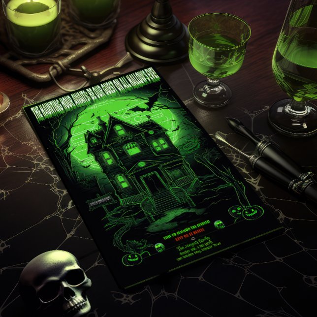 Convite Festa de Halloween de Mansão Assombrada de Spooky  (Spooky Fun Haunted Mansion Glowing Green and Black Halloween Party Invite)