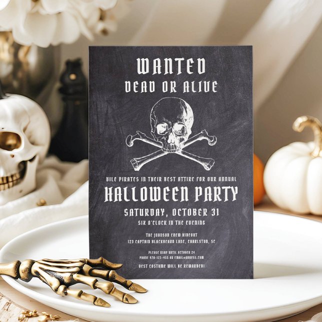 Convite Festa de Halloween Preta Caveira de Pirata Antiga (Vintage Pirate Skull & Bones Black Halloween Party Invitation)