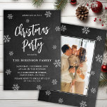 Convite Festa de Natal Rustic Chalkboard Snowflake<br><div class="desc">O Rustic Chalkboard Snowflakes Script Foto de Convites de festas de Natal é perfeito para um evento de Natal Russo. Apresenta um texto "Festa de Natal" em um bonito script de pincel com letra de mão em fundo preto. Fácil de personalizar com seu nome e detalhes da festa.</div>