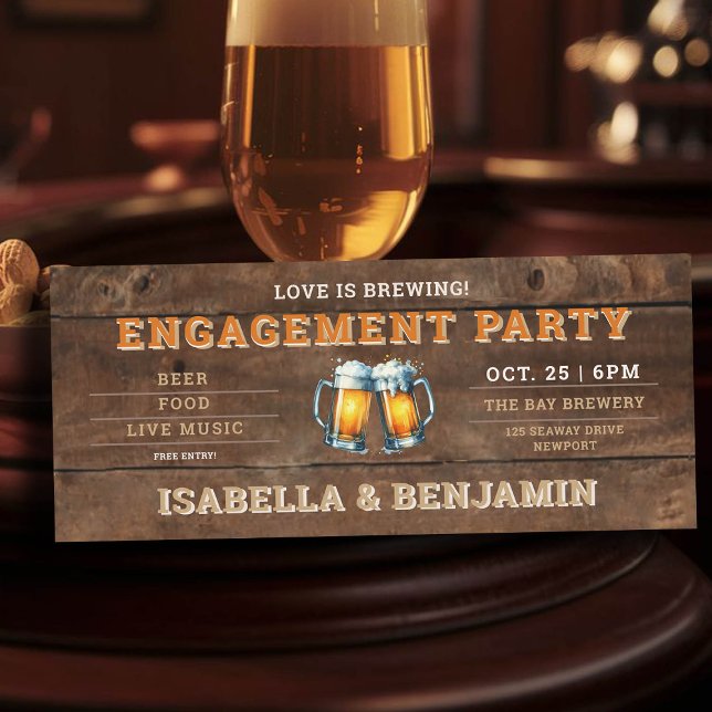 Convite Festa de noivado de Bilhete de Madeira de Cerveja (beer themed engagement party invitation brewery ticket rustic wood board)