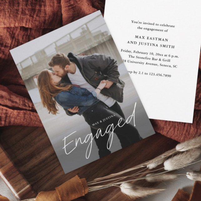 Convite Festa de Noivado de Casamento com Foto de Roteiro  (Modern script engaged photo wedding engagement party or shower invitation.)