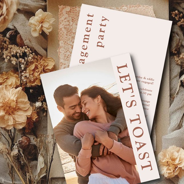 Convite Festa de noivado de Fotografias do Vamos Toast (Engagement Photo Invitation from the Engagement Party Invitations collection by Darling & May)