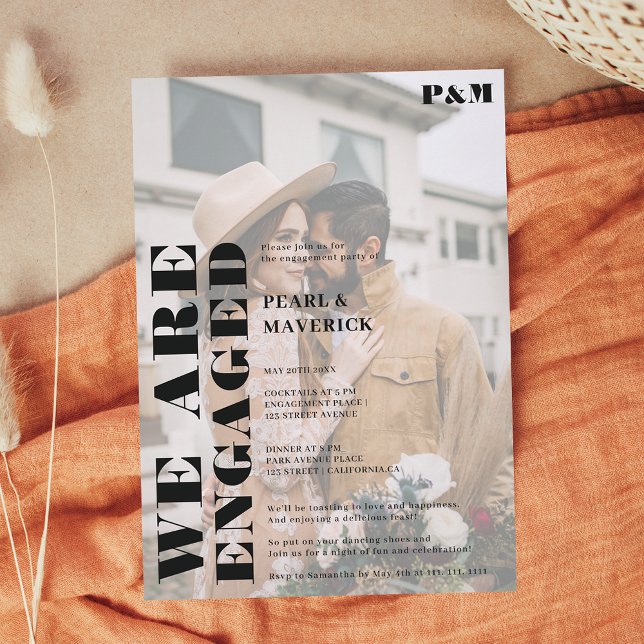 Convite Festa de noivado de fotos brancas e simples e pret (Bold simple black white photo engagement party invitation)