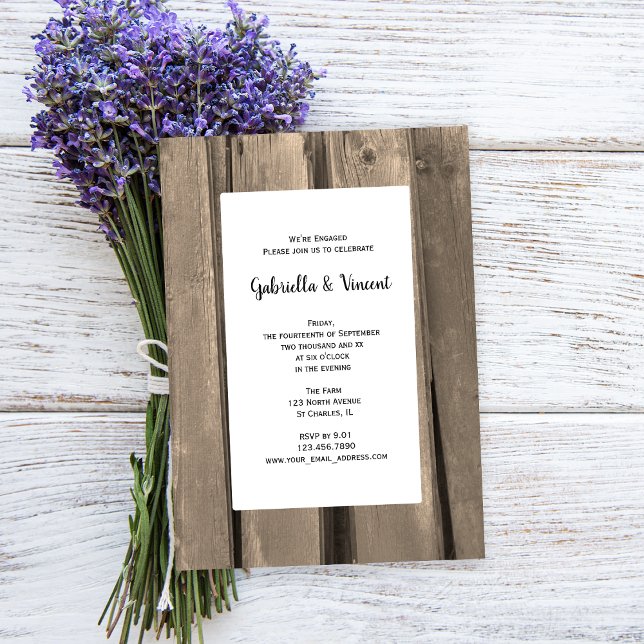 Convite Festa de noivado de madeira de pousada russa (Set a rustic tone for your barn party engagement celebration with this charming invitation.)
