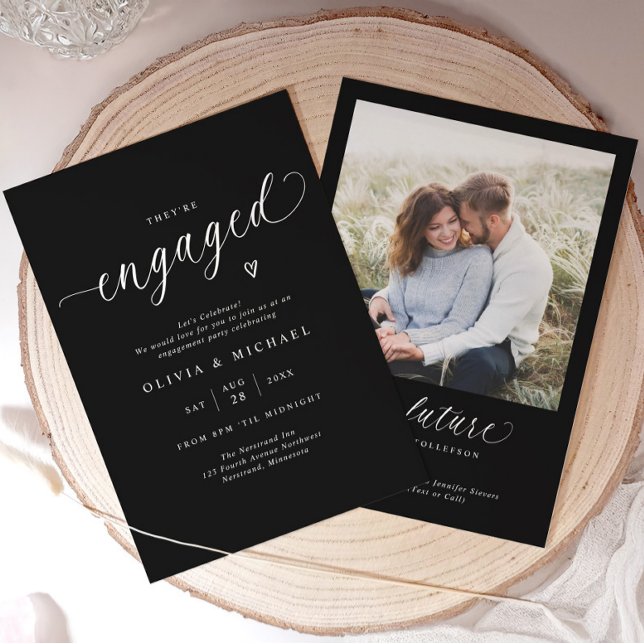 Convite Festa de Noivado Preta Moderna e Elegante (Modern black engagement party invitation with elegant white script and minimalist with photo.)
