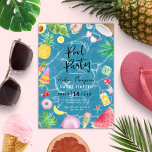 Convite Festa de Piscina Chic Summer Sweet 16 Aniversário<br><div class="desc">Uma festa de piscina moderna e chica no verão temeu o convite de aniversário para dezesseis doces com elementos de cor da água coloridos e divertidos como folhas tropicais, coco, óculos de sol, abacaxi, picolés, conchas, camas, câmera, flores, abacate, melancia, rosquinha, cereja e bebida de coquetel. O fundo apresenta uma...</div>
