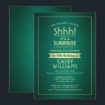 Convite Festa de Surpresa de Aniversário! Verde escovado e<br><div class="desc">Você pode guardar um segredo? Convide familiares e amigos para uma elegante e excitante celebração de aniversário surpresa com convites de festas verdes e dourados personalizados. Toda a redação desta modelo é simples de personalizar, incluindo a mensagem que diz "Shhh! É uma SURPRESA." A design apresenta uma fronteira moderna com...</div>