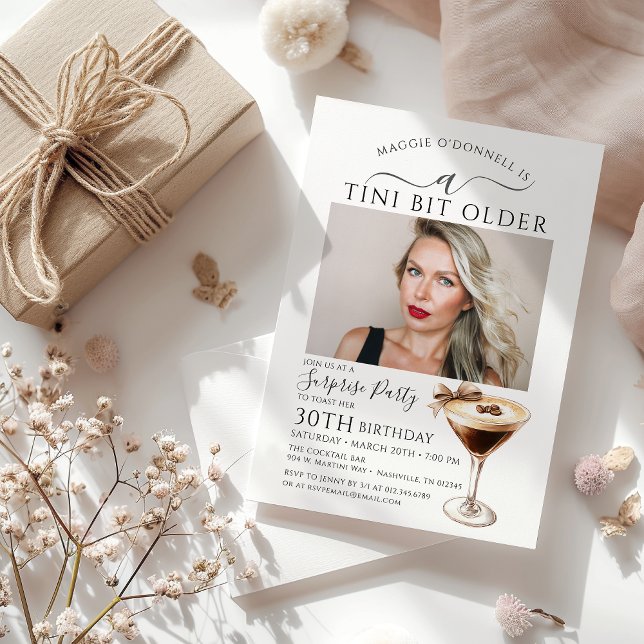 Convite FESTA DE SURPRESA Um Tini Bit Antigo 30 Martini (Criador carregado)