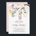 Convite Festa Floral Doce Sessenta e Rosa Mason Jars<br><div class="desc">Convite de festas 16 Floral Sweet 16 Mason Jars Rosa Escamudo | Convide familiares e amigos com este convite de aniversário personalizável. Apresenta fricções cor-de-rosa-claro, amarelo e cinza, jarras, folhagem, aves-vivas e corações cardíacas. Este convite de Mason jar é perfeito para eventos de verão e primavera. Os textos são totalmente...</div>