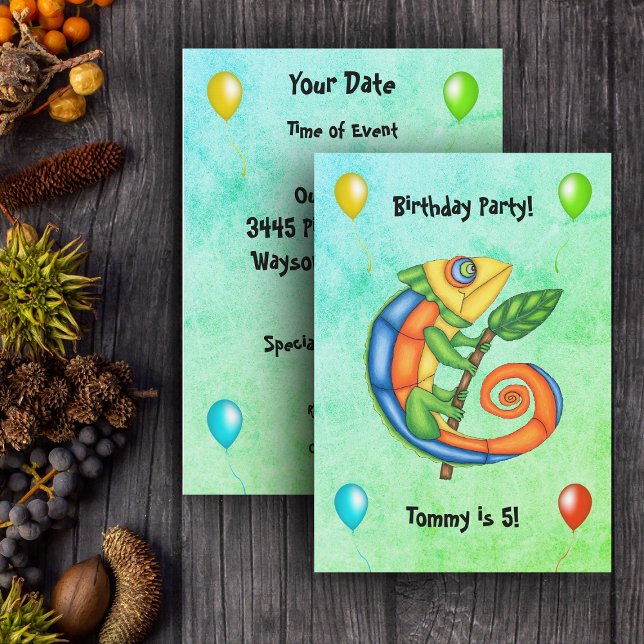 Convite Festivo Colorful Fantasy Lizard Balloons Aniversár (Colourful lizard festive balloons on blue green kids birthday party invitations.)