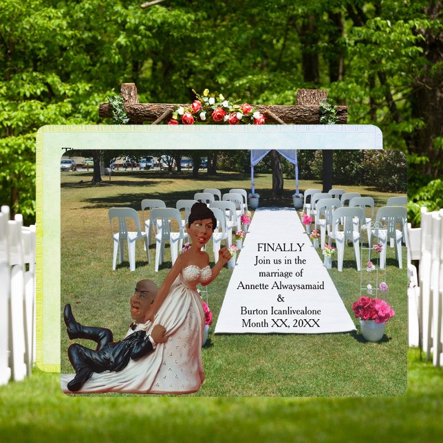 Convite Finalmente Casamento Divertido Casal Preto (Finally Getting Wed Funny African American Couple Invitation)