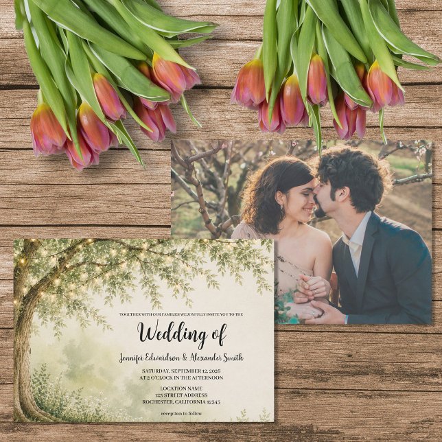 Convite Fio de luzes de árvore rústica foto casamento no c (Rustic tree with string of lights country photo wedding invitation. For your rustic country wedding.)