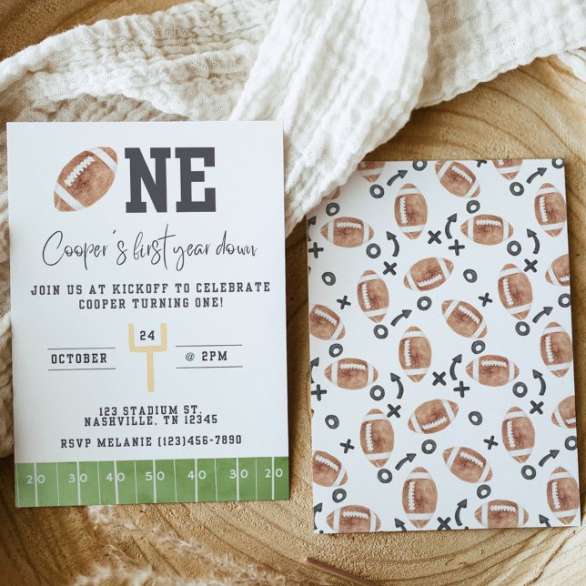 Convite First Year Down First Birthday Invitation Football (Criador carregado)
