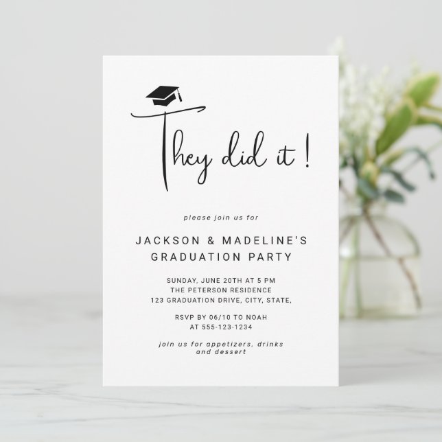 Convite Fizeram Um Script De Foto Mínimo De Graduação Dupl (Em pé/Frente)