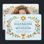 Convite Flaoral Wreath Bat Mitzvah Personalizado desenhado<br><div class="desc">Cartão perfeito para anunciar um bar mitzvah, bat mitzvah ou outra celebração judaica! Mão fez arte para você! TOTALMENTE PERSONALIZÁVEL! Clique em "Personalizar" acima para editar o texto e adicionar sua própria foto ao verso. Clique em "editar usando a ferramenta design" para ajustar as fontes, cores e posicionamentos. Você também...</div>