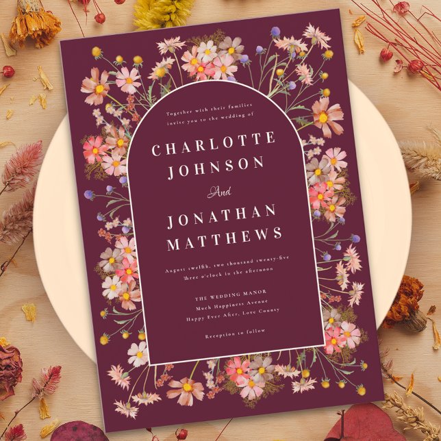 Convite Flor Silvestre Borgonha Laranja Queimada Casamento (Wildflower arch elegant script burgundy terracotta burnt orange fall wedding invitation )