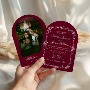 Convite Floral Borgonha Old Money Arqueado Foto Casamento