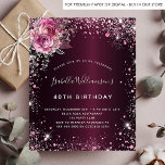 Convite floral de burgundy de aniversário de orçam<br><div class="desc">Para uma elegante festa de aniversário 40th (ou qualquer idade). Uma cor de fundo metálica de aparência falsa e burguenta. Decorados com poeira brilhante e flores,  cor-de-rosa. Personalize e adicione um nome,  idade e detalhes da festa. O nome é escrito com um script de estilo manuscrito</div>