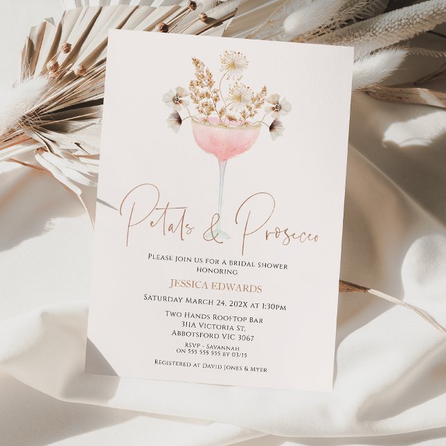 Convite Floral de Petais de Flores Selvagens Prosecco Chá  (Modern floral petal and prosecco Bridal Shower Invitation, Glass and Flowers Bridal Shower Boho )