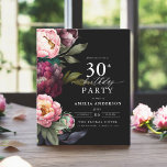 Convite Floral Mal-humorado para Aniversário de 30<br><div class="desc">Celebre seu marco com um convite de aniversário de 30 anos moderno e sombrio, apresentando flores em tons de burgundy rico e blush. Este design elegante combina tons profundos e dramáticos com acentos suaves e românticos, perfeito para criar uma atmosfera sofisticada e convidativa. O impressionante arranjo floral adiciona um toque...</div>