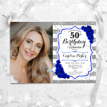 Convite Floral Royal Blue Silver White Foto 50º aniversári<br><div class="desc">Elegante convite floral feminino para o 50º aniversário com sua foto. Glam, design azul branco e real com prata brilhante. Apresenta faixas, rosas azuis safiras, fonte de script e confetti. Perfeito para uma festa de comemoração de na moda adulto. Personalize com seus próprios detalhes. Pode ser personalizado para qualquer idade!...</div>