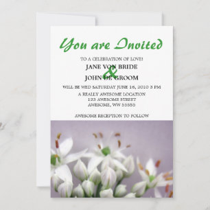 Convite Flores brancas do cebolinho de alho no roxo