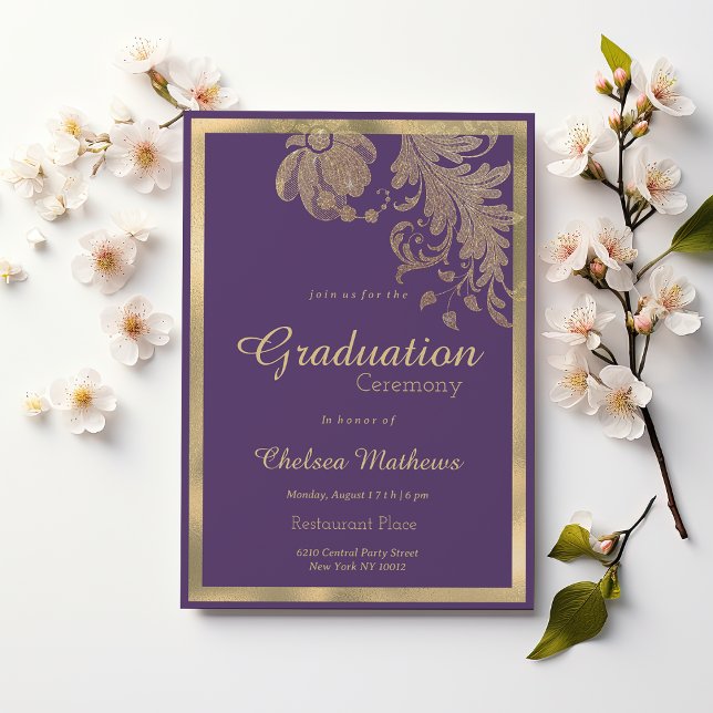 Convite Flores de rendas roxas e folhosas de ouro clássica (Classy purple gold glitter lace flowers Graduation )