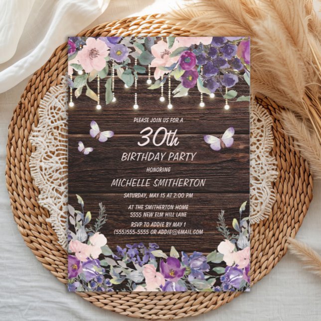 Convite Flores Rosa Púrpuras Borboletas Madeira 30 (Purple and pink watercolor floral and butterflies on rustic wood 30th birthday party invitation)