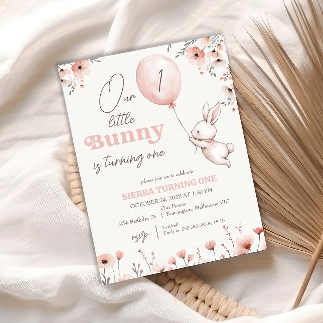Convite Flores Selvagens Balões Pequeno primeiro aniversar (Our Little Bunny 1st Birthday Invitation Girl, Bunny Balloon, Wild flowers, Rabbit 1st Birthday )