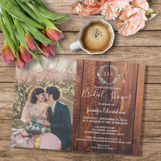 Convite Folhas russas no Chá de panela de fotografia do mo (Rustic leaves on barn wood monogrammed photo Bridal Shower Invitation.)