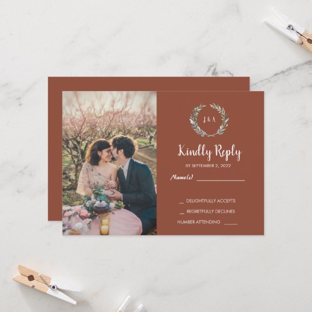 Convite Folhas russas no monograma de madeira Foto RSVP Ca (Frente/Verso In Situ)