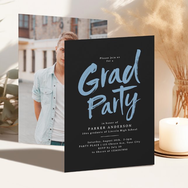 Convite Formando de Script Simples de Pincel Azul Preto (Black Blue Simple Modern Brush Script Grad Party Invitation)
