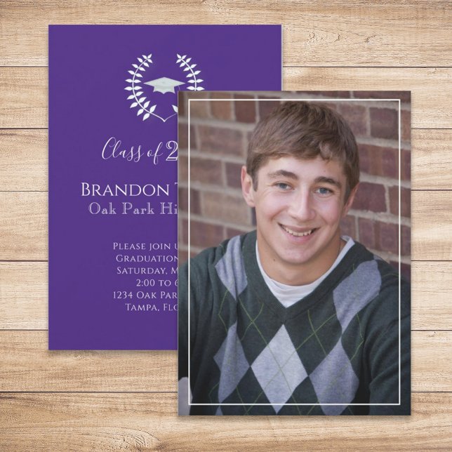 Convite Formando - Folhas Simples de Roxo Elegante (Graduation photo announcement invitation with a purple color theme.)