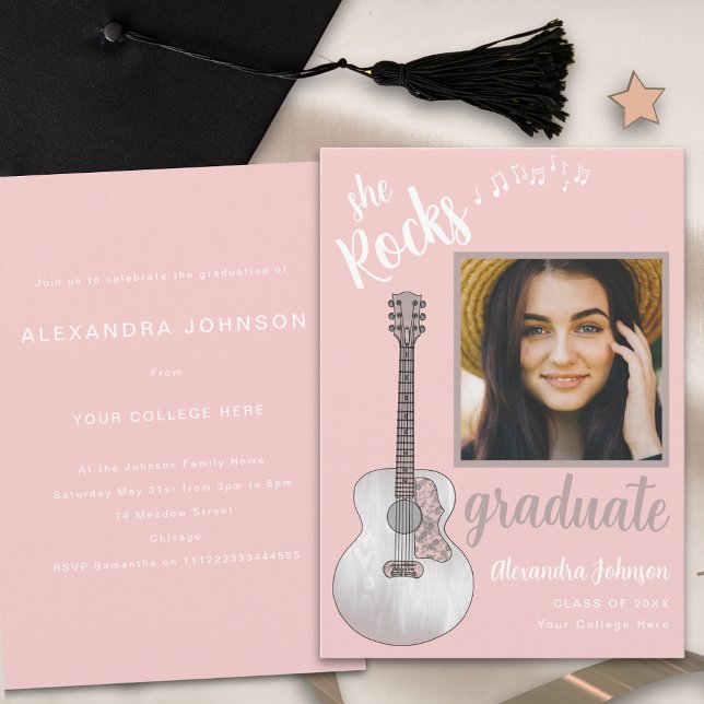 Convite Formando Foto rosa Festa de formatura de música co (Pink guitar country music graduation party invitation with graduate photo template modern script )
