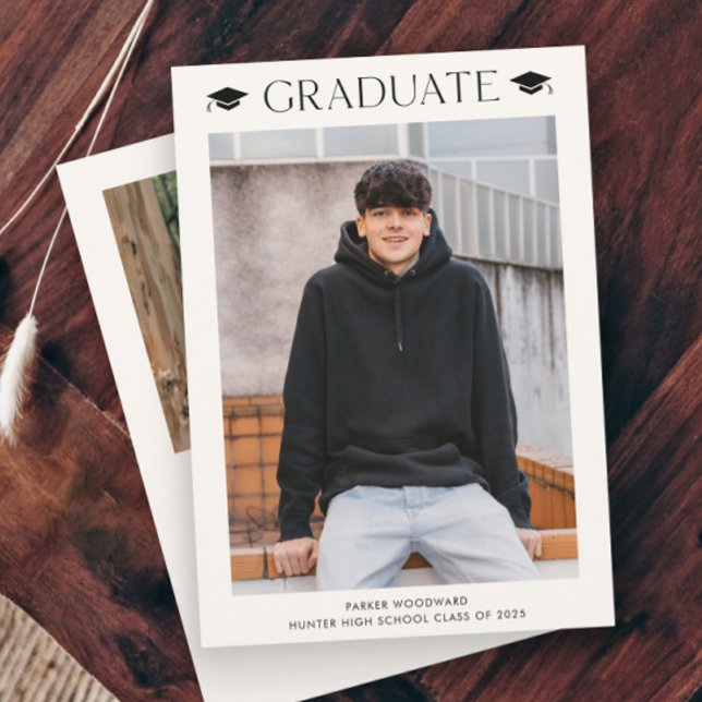 Convite Formatura Simples com 2 Fotos (Simple graduation cap 2 photo invitations.)
