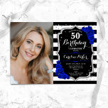 Convite Foto Black Silver Royal Blue 50º aniversário<br><div class="desc">Elegante convite floral feminino para o 50º aniversário com sua foto. Design azul real branco preto-claro com cinza azul escura. Apresenta faixas pretas e brancas, rosas azuis safiras, fontes de script e confetti. Perfeito para uma festa de comemoração de na moda adulto. Personalize com seus próprios detalhes. Pode ser personalizado...</div>