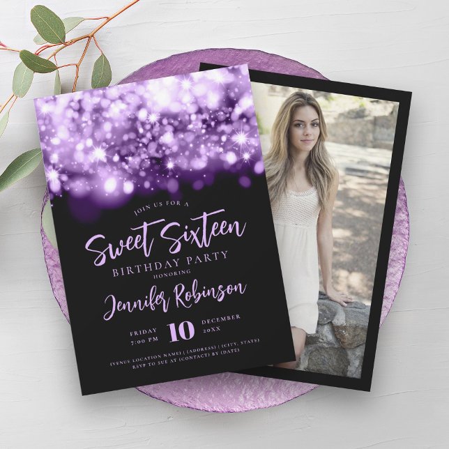 Convite Foto das luzes brilhantes roxas elegantes 16 (Elegant Purple Sparkle Lights Photo Sweet 16 Invitation)