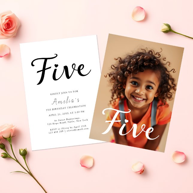 Convite Foto de Aniversário do 5 de Script Preto Minimalis (Criador carregado)